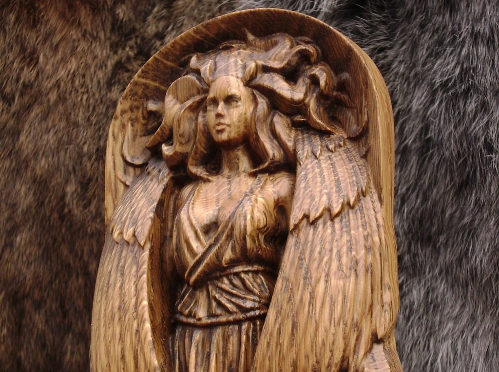 Eris Yunan Mitolojisinde Kavga ve Fitne Tanrıçasıdır.